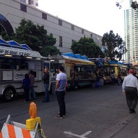 Photo taken at Devilicious Food Truck by Ben Z. on 11/27/2013