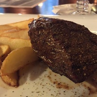 Photo taken at Maestro Steak &amp;amp; Pizza by Judit✨ H. on 5/1/2015