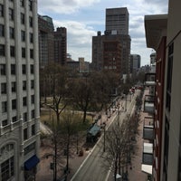 Foto scattata a Courtyard Memphis Downtown da Herb Jackson Jr. il 4/5/2015