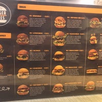 Foto tirada no(a) Burger Rules por Miray em 12/29/2018