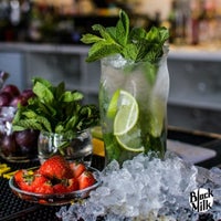 5/1/2013에 Андрей Б.님이 Black Milk Cocktail Bar에서 찍은 사진