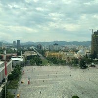 Foto scattata a Tirana International Hotel &amp;amp; Conference Centre da Ягиз А. il 7/18/2020