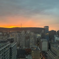 Das Foto wurde bei Le Centre Sheraton Montreal Hotel von Ягиз А. am 5/2/2024 aufgenommen