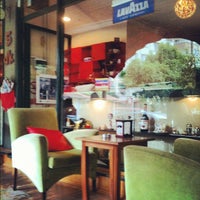 รูปภาพถ่ายที่ Cafe 5 Dk โดย ⚓ [Cpt] ßora ßodur ᵀ. เมื่อ 10/22/2012