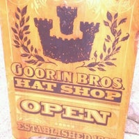 รูปภาพถ่ายที่ Goorin Bros. Hat Shop - Newbury โดย Reggie L. เมื่อ 10/15/2012