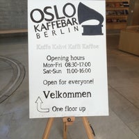 Photo taken at Oslo Kaffeebar Im Felleshus by Alper Ç. on 5/2/2015