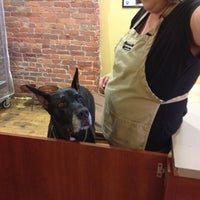 Foto tomada en Three Dog Bakery  por Frankee T. el 9/15/2012