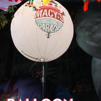 Photo taken at Macy&amp;#39;s Parade Balloon Inflation by 💖Skvl queen💖 on 11/24/2016