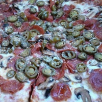 Снимок сделан в Authentic New York Pizza пользователем Sjon T. 8/21/2013