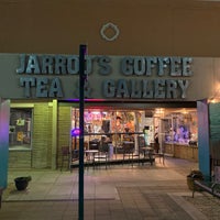 2/21/2020 tarihinde Fox M.ziyaretçi tarafından Jarrod&amp;#39;s Coffee Tea &amp;amp; Gallery'de çekilen fotoğraf