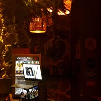 Foto tomada en Nelly&amp;#39;s Gastro-Pub  por Costas L. el 12/5/2019