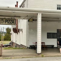 Das Foto wurde bei Big Ed&amp;#39;s Pizza von Kristen J. am 9/23/2020 aufgenommen
