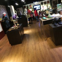 dr martens sunway pyramid