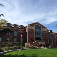 รูปภาพถ่ายที่ Santa Rosa Junior College โดย Susan เมื่อ 4/13/2013