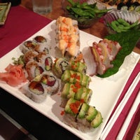5/8/2013 tarihinde Ed A.ziyaretçi tarafından Crazy Sushi'de çekilen fotoğraf