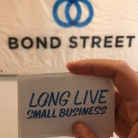 Foto diambil di Bond Street oleh Ronak D. pada 9/15/2017