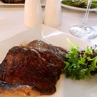 Foto tirada no(a) Steak Brasil Churrascaria por Vic W. em 3/16/2015