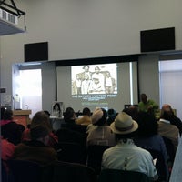 4/27/2013 tarihinde Shiree D.ziyaretçi tarafından Bayview / Anna E. Waden Branch Library'de çekilen fotoğraf