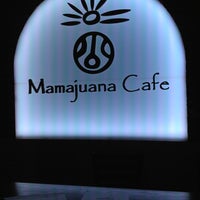 Foto scattata a Mamajuana Café da Alejandra M. il 1/18/2013
