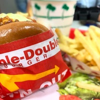 Photo taken at In-N-Out Burger by Michael H. on 2/12/2020