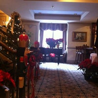 Foto tomada en The Dunhill Hotel  por Katherine O. el 12/28/2012