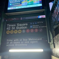 Photo taken at MTA Subway - 42nd St/Times Square/Port Authority Bus Terminal (A/C/E/N/Q/R/W/S/1/2/3/7) by Alvinkills on 5/9/2024