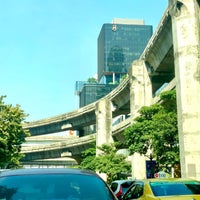 Photo taken at Ratchaprasong Intersection by 💋 De.La.Rita 💋 on 1/29/2023