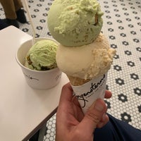 Photo taken at Morgenstern&amp;#39;s Finest Ice Cream by Mon F. on 1/4/2020
