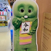 Photo taken at Fuji TV Shop by Yoshio O. on 4/30/2019