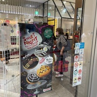 Photo taken at Krispy Kreme Doughnuts by Yoshio O. on 9/17/2022