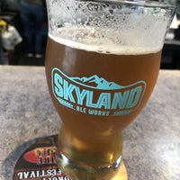 2/15/2022 tarihinde Mike R.ziyaretçi tarafından Skyland Ale Works'de çekilen fotoğraf