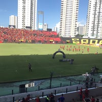 Das Foto wurde bei Estádio Adelmar da Costa Carvalho (Ilha do Retiro) von Bruno M. am 4/7/2019 aufgenommen