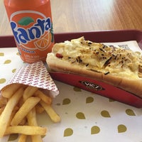 Foto tirada no(a) Vic&amp;#39;s Hot Dog Gourmet por Bruno M. em 5/26/2016
