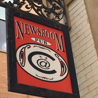 Foto tirada no(a) Newsroom Pub por Harriet O. em 7/13/2016