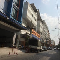 Photo taken at ถนนสายไม้ by 🍓Laperla 🍰 . on 2/5/2020