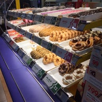 Photo taken at Mister Donut by 🍓Laperla 🍰 . on 2/23/2016