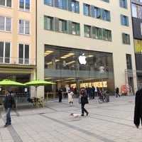 Photo taken at Apple Rosenstraße by Chris on 1/24/2022