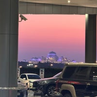 รูปภาพถ่ายที่ Conrad Abu Dhabi Etihad Towers โดย Salamis เมื่อ 6/3/2024