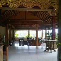 Photo taken at Taman Indrakila hotel by Yonk on 10/25/2012