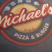 Photo taken at Michael&amp;#39;s Pizza &amp;amp; Burger by Thiago M. on 11/10/2013