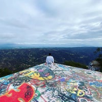 Photo taken at Topanga Canyon Lookout by Vitamin on 10/26/2020