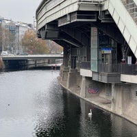 Photo taken at Hallesche-Tor-Brücke by gitstash on 12/5/2023