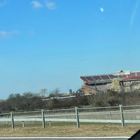 Foto diambil di Northwell Health at Jones Beach Theater oleh Noah R. pada 12/24/2022