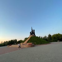 Photo taken at Мемориальный парк &amp;quot;Победа&amp;quot; by Naran on 7/28/2021