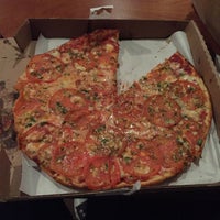 11/3/2015 tarihinde Lauren-Michelle K.ziyaretçi tarafından Pizza Buona'de çekilen fotoğraf