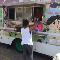 Photo taken at Nom Mi Food Truck To Go by Chondra D. on 8/23/2014