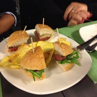 Das Foto wurde bei Number One Restaurante Elche von María B. am 11/20/2012 aufgenommen