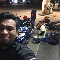 Photo taken at Shell, Pekan Gemenceh by Uzair A. on 1/27/2018