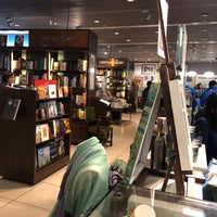 Photo taken at National Gallery Bookshop by pipitu on 4/29/2018