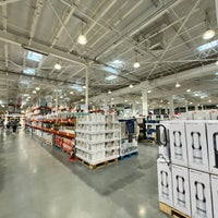 Photo taken at Costco by shun on 1/5/2023